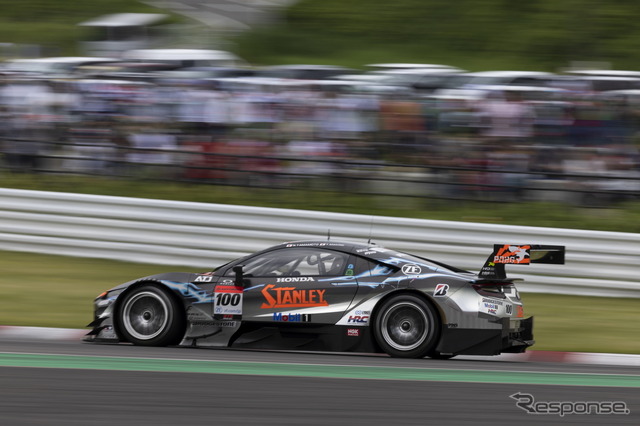 5位の#100 STANLEY NSX-GT(山本尚貴/牧野任祐)