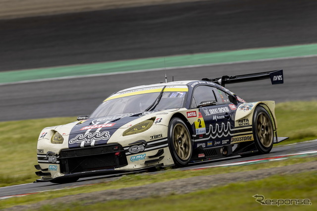 GT300クラス2位の#2 muta Racing GR86 GT(堤優威/平良響/加藤寛規)