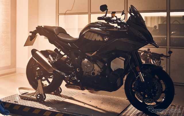 BMW M 1000 XR のプロトタイプ