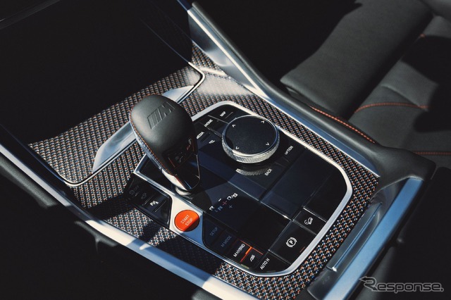 BMW XM レーベル・レッド