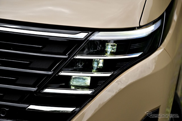 日産 セレナ e-POWER ハイウェイスターV(ボディカラー:利休)