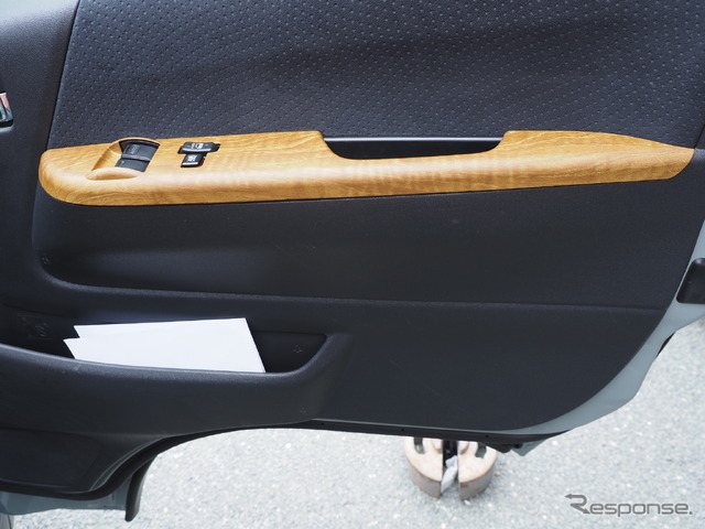 中古のハイエースをベースにしたCRSのカスタムカー