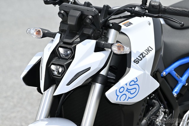 スズキ GSX-8S