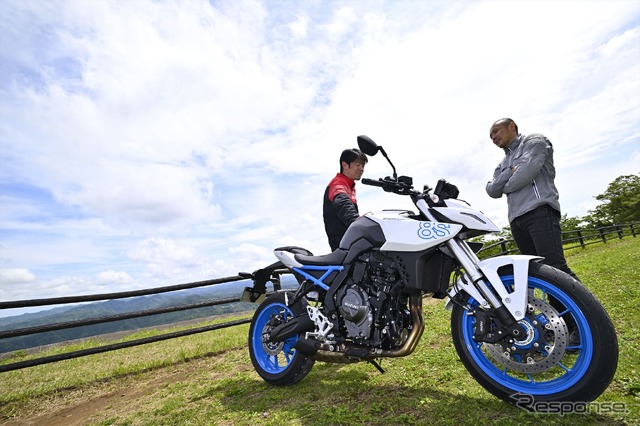 スズキ GSX-8Sと伊丹孝裕と小川勤