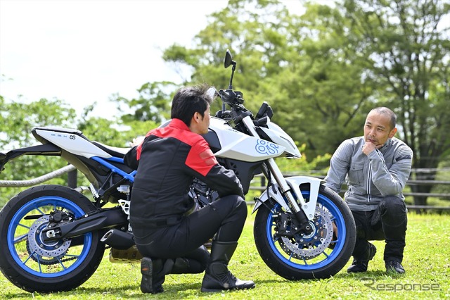 スズキ GSX-8Sと伊丹孝裕と小川勤