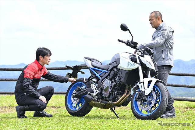 スズキ GSX-8Sと伊丹孝裕と小川勤