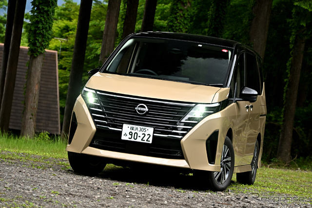 日産 セレナ e-POWER ハイウェイスターV(ボディカラー:利休)