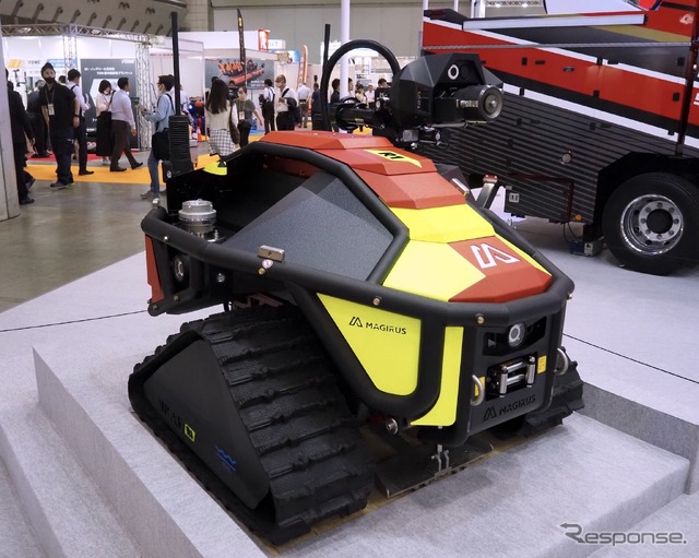 モリタ/マギルス多目的消防戦術ロボットWolf R1(東京国際消防防災展2023)