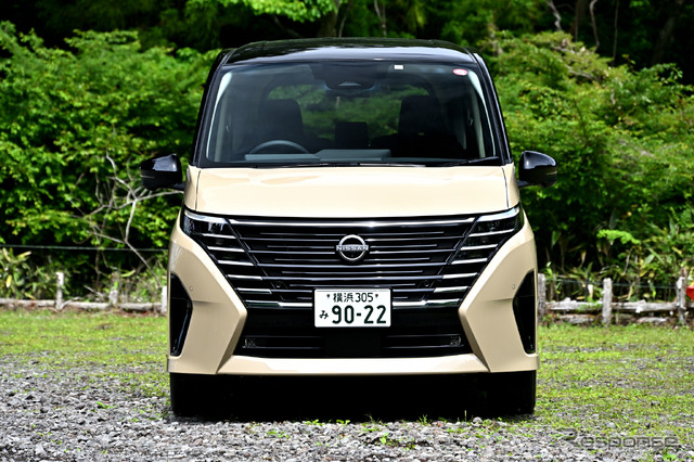 日産 セレナ e-POWER ハイウェイスターV(ボディカラー:利休)