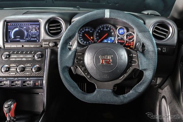 GT-R(R35)用ステアリング SS357-GTR(ウルトラスエード×グレーステッチ)