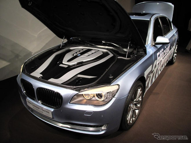【BMW 7シリーズ 新型発表】BMW初の地デジ&日本専用ナビ搭載