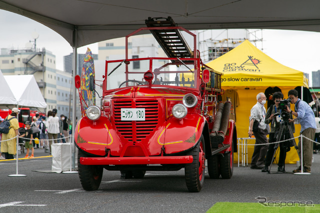 80年前の消防車が動いた! 初の国産ポンプ車「ニッサン180型」レストア&展示…東京国際消防防災展2023