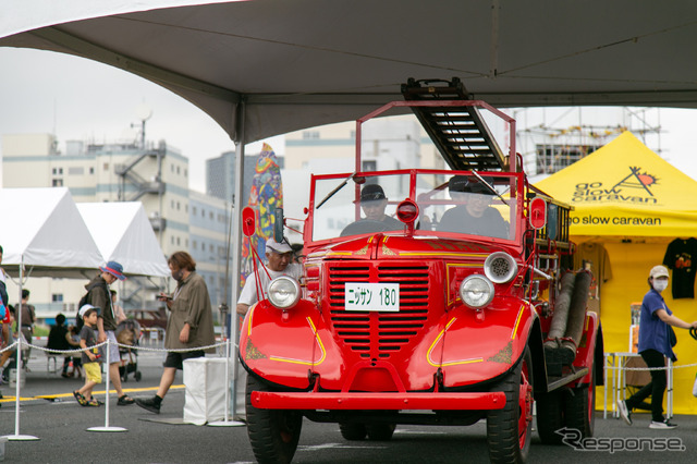 80年前の消防車が動いた! 初の国産ポンプ車「ニッサン180型」レストア&展示…東京国際消防防災展2023