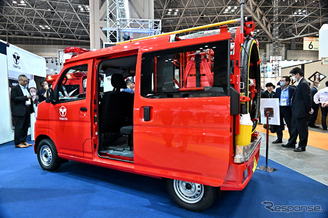 トーハツの軽4WD小型消防車デッキバンタイプ(東京国際消防防災展2023)