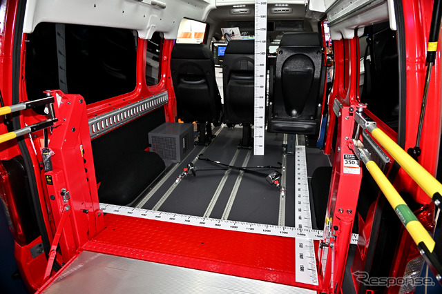 トーハツの消防機材搭載多用途消防車(東京国際消防防災展2023)