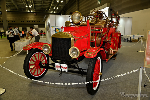 フォード「T型」消防ポンプ車(1920年製。東京国際消防防災展2023)