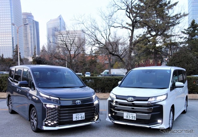 トヨタ ヴォクシー(左)とノア(右)