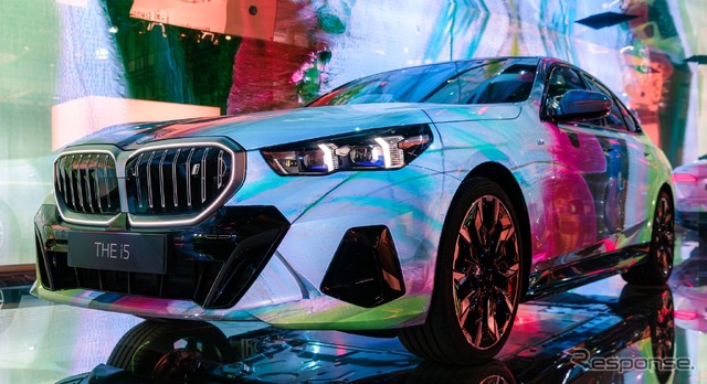 BMW i5 のアートカー(アートバーゼル2023)