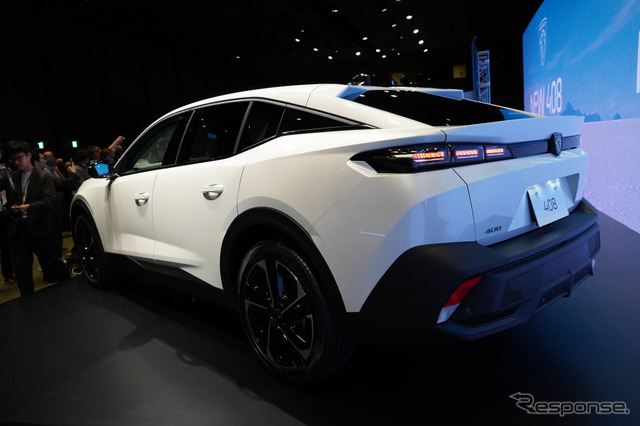 プジョー 408 新型