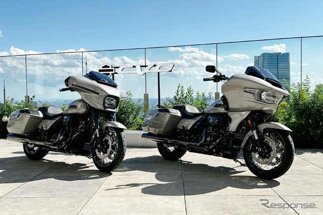 ハーレー「CVO ストリートグライド(左)」と「CVO ロードグライド(右)」