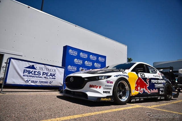 マッド・マイク選手の参戦車両:MAZDA3 / BULLET)