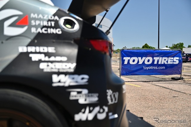 マッド・マイク選手の参戦車両:MAZDA3 / BULLET)