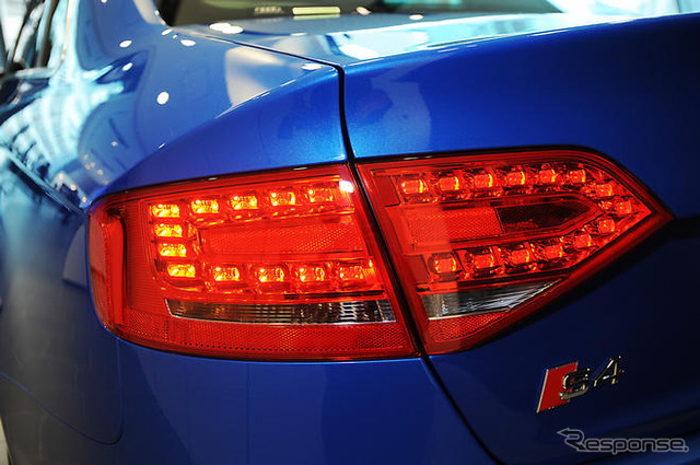 【アウディ S4 新型発表】写真蔵…燃費と出力を両立したフラッグシップ