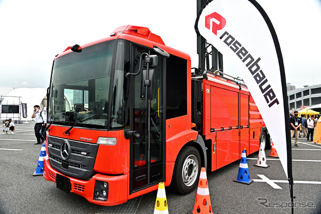 ローゼンバウアー・エコニック屈折放水塔車(テイセン扱い、東京国際消防防災展2023)