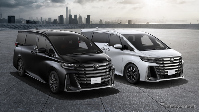 左：トヨタ ヴェルファイア Z プレミア（ターボガソリン・2WD）（ブラック）＜オプション装着車＞、右：トヨタ ヴェルファイア エクスクルーシブ ラウンジ（ハイブリッド・E-Four）（プラチナホワイトパールマイカ）＜オプション装着車＞