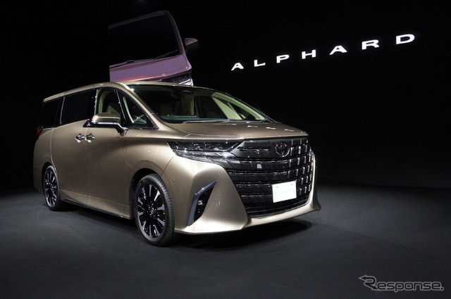 トヨタ自動車の新型『アルファード』