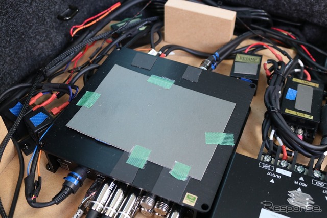 プロセッサーとして採用されたのはヘリックスのDSP ULTRA。フロント3ウェイ+サブウーファーのシステムをコントロールする。