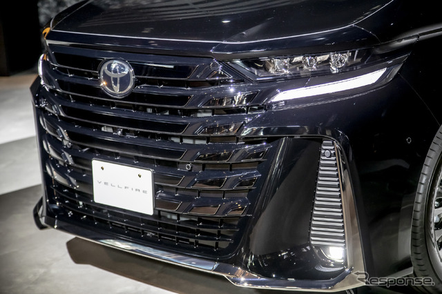 トヨタ ヴェルファイア Z Premier 2.4Lターボ