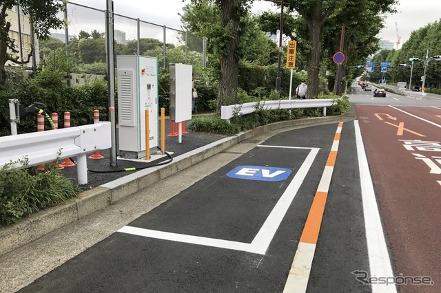 EV用急速充電ステーション全景(JR信濃町駅南口近傍)