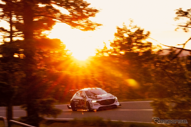 マツダ3 ファストバック 4ローターツインターボ RWD 【BULLET】