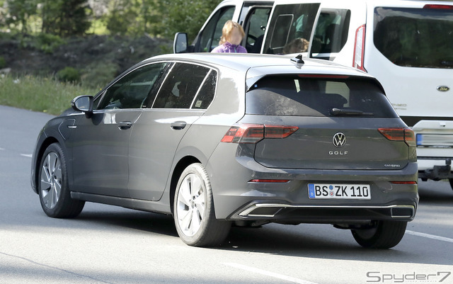 VW ゴルフ 改良新型プロトタイプ スクープ写真