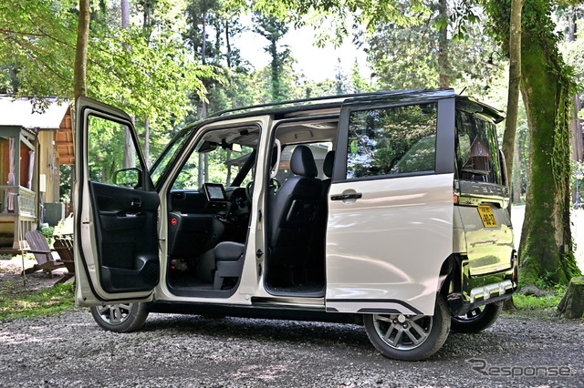 三菱 デリカミニ T Premium 4WD