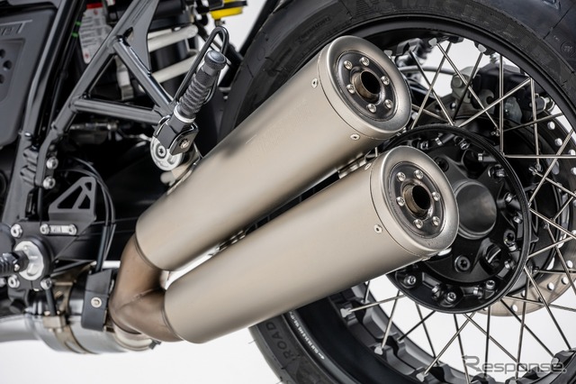BMW R nineT ピュア ファイナルエディション アクラポビッチ製のデザインオプションサイレンサー