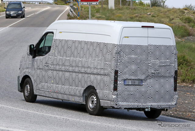 ルノー マスター 次期型プロトタイプ(スクープ写真)