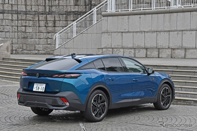 プジョー 408 GTハイブリッド(PHEV)