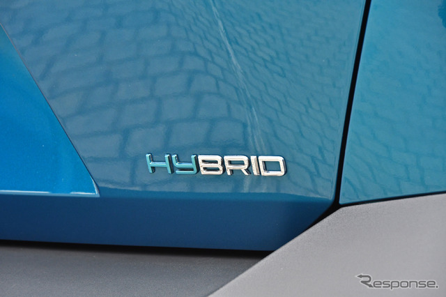 プジョー 408 GTハイブリッド(PHEV)
