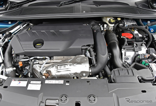 プジョー 408 GTハイブリッド(PHEV)