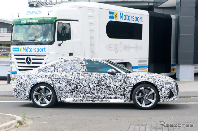 アウディ RS7と思われるプロトタイプ(スクープ写真)