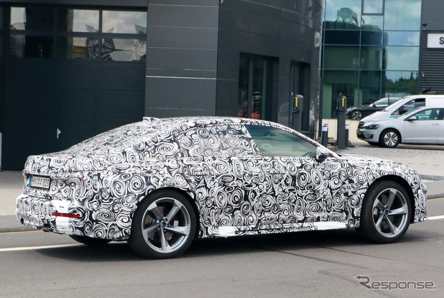 アウディ RS7と思われるプロトタイプ(スクープ写真)