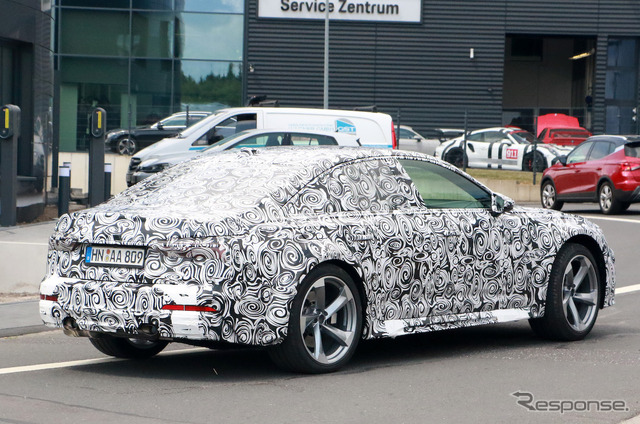 アウディ RS7と思われるプロトタイプ(スクープ写真)