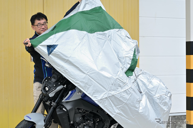 ワイズギアのバイクカバー(写真はFタイプ L)