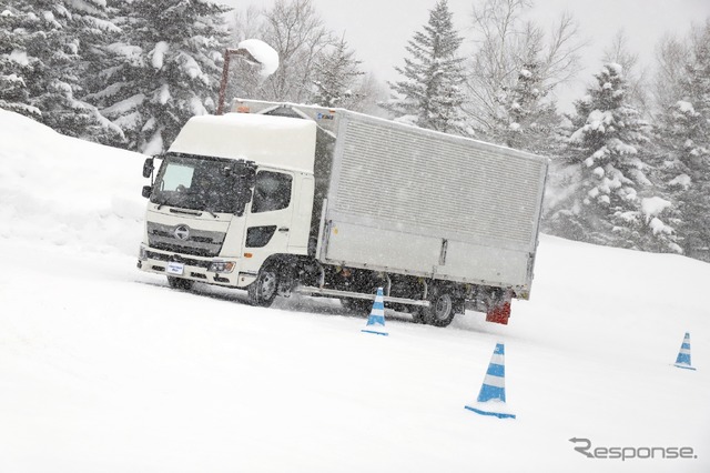 トーヨータイヤ「M939」試乗会