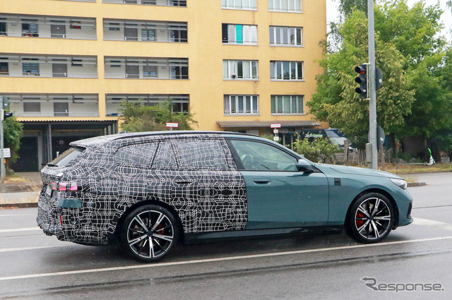 BMW i5ツーリング プロトタイプ(スクープ写真)