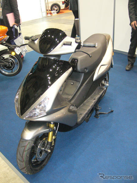 【東京モーターサイクルショー09】会場に電動バイクがチラホラ