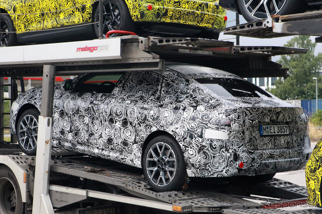 BMW 2シリーズ グランクーペ 次期型プロトタイプ(スクープ写真)