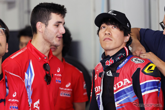 TeamHRCのイケル・レクオーナ(左)と長島哲太(右)